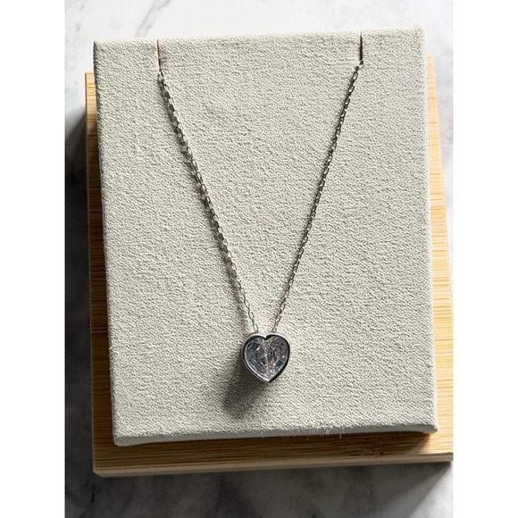 Jewelry - Silver Tone Heart Crystal Pendant Necklace Faceted Stone Bezel Set Cable Chain